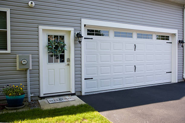 24/7 Emergency Garage Door Panel Replacement experts in South Point, OH
